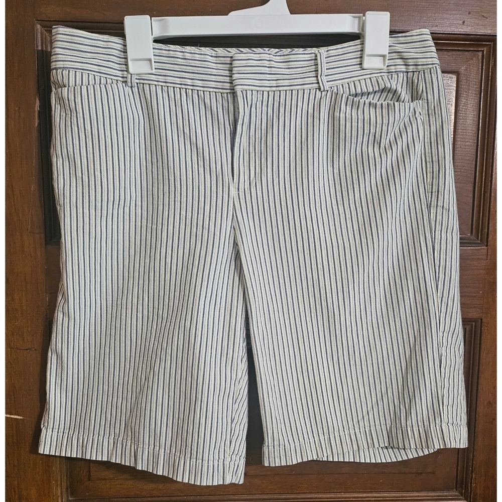 Dockers Woman's Ideal Fit Metro Bermuda Shorts